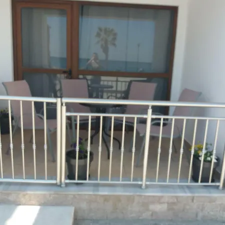 Apartament Ellie's *