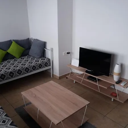 Apartament Ellie's *